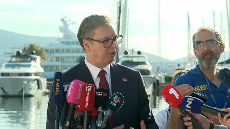 Vučić odgovorio na provokativna pitanja: „Jedini problem im je Aleksandar Vučić, a laži menjaju jednu drugu“