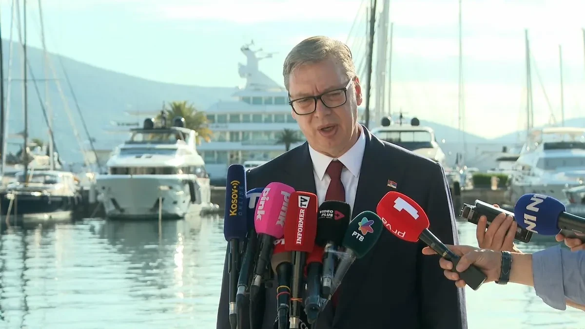Vučić usred Crne Gore poručio: „Neću prihvatiti istorijske falsifikate ni nezavisnost tzv. Kosova“