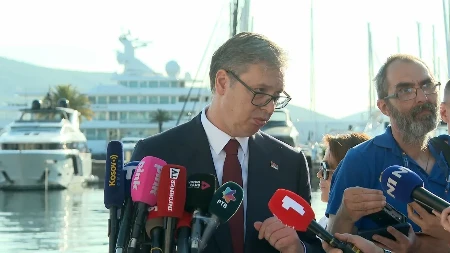 Predsednik Vučić podsetio crnogorsku novinarku odakle su škaljari i kavčani: Iz Niša i Kragujevca nisu!