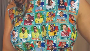 Brazilka prekrila telo sličicama: Mesi i Ronaldo na udarnom mestu, a Vinisijus smokvin list