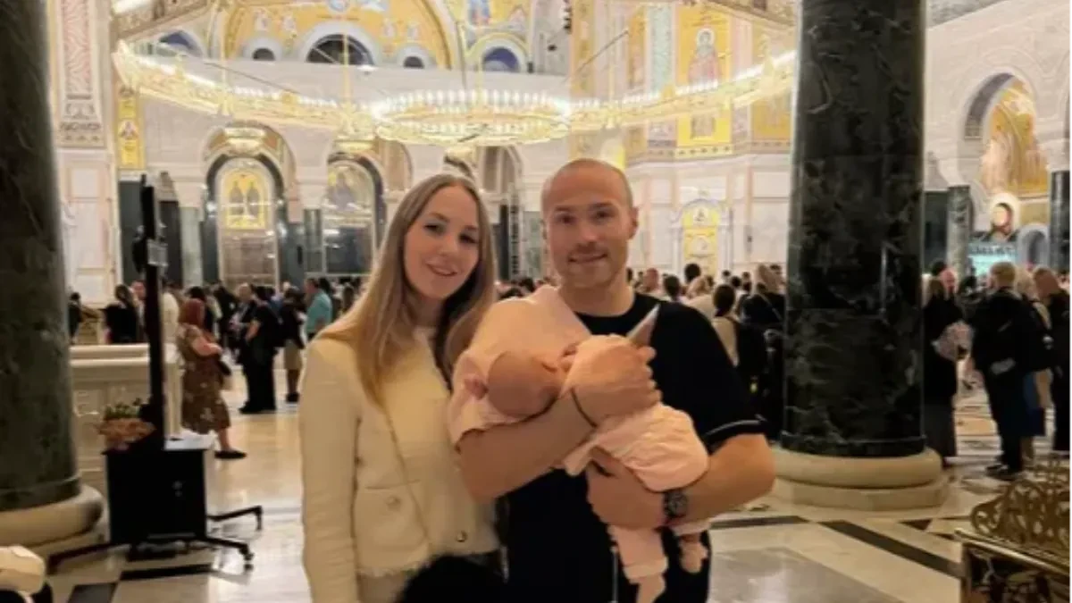 Ćerku od 2 meseca odveo u Hram Svetog Save: Aca Sofronijević se poklonio Pojasu Presvete Bogorodice