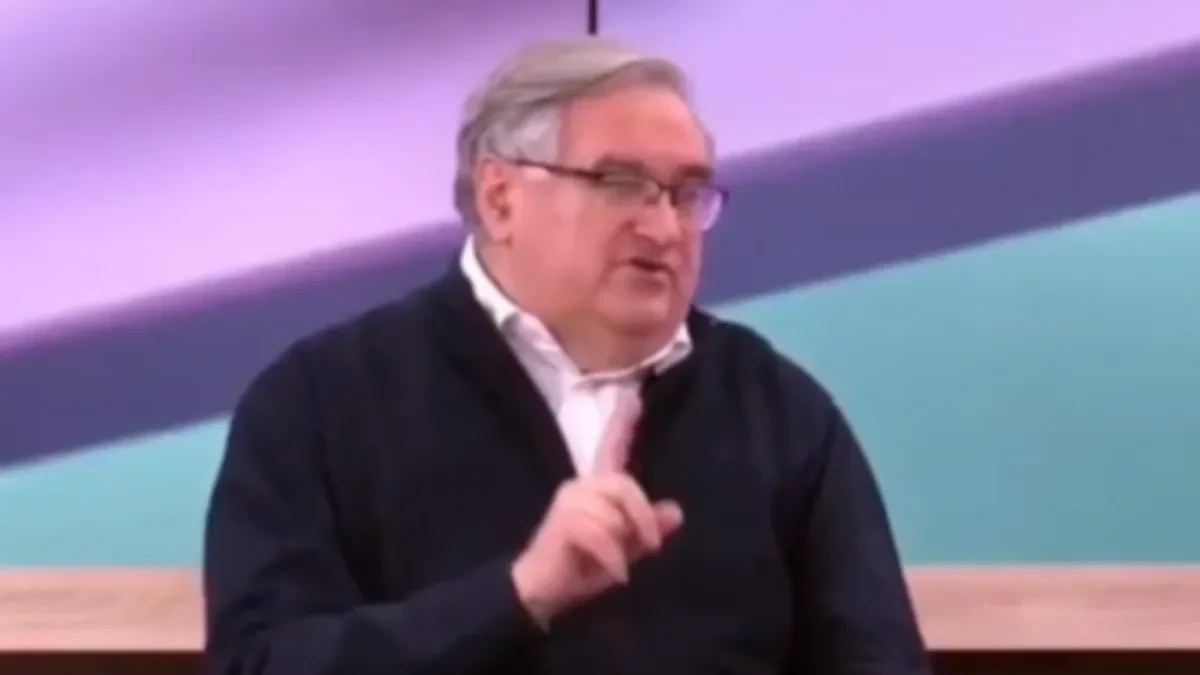 Vukadinović pao u depresiju! Citirao Makrona pa poručio: Još se pržite