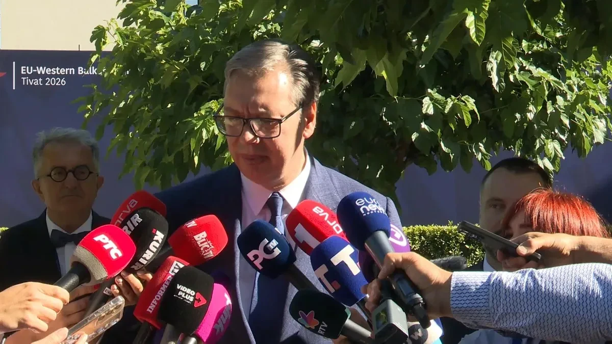 VUČIĆ SE OBRAĆA IZ TIVTA: Mi smo apsolutno za predlog Makrona i Merca, to će promeniti i ritam i energiju pristupanja EU