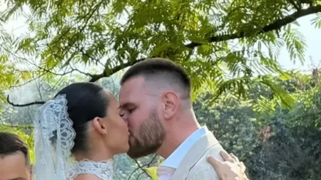 Oženio se Cvija! Fotografija sa tajnog venčanja odala pevača, mlada blista u skupocenoj venčanici