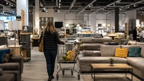 Šok za kupce! Poznati lanac zatvara prodavnice, počela totalna rasprodaja