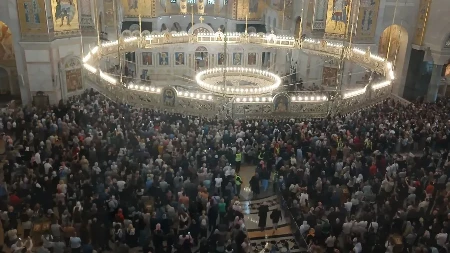 Mnogi su primetili jednu stvar na Porfiriju: Evo zašto je na ispraćaju Časnog pojasa nosio plavu odoru