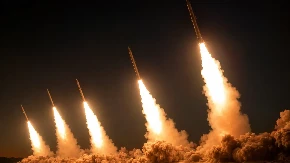 Iran uzvratio žestoko! Objavljen snimak lansiranja projektila ka bazama SAD