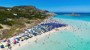 Na poznatoj plaži zabranjeni peškiri: Kazne su 100 evra, inspektori patroliraju non-stop