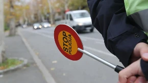 Mladići stavili blinkere na svoju škodu, pa ljudima naplaćivali kazne!