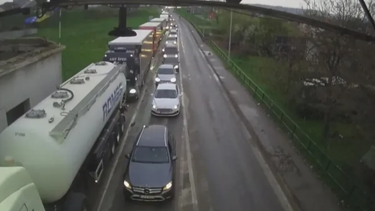 Kolaps na izlazu iz Srbije: Vozači zaglavljeni u kolonama čak pet sati!