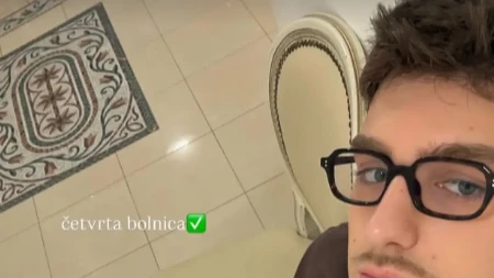 Naš pevač hitno hospitalizovan Pojavila se fotografija iz bolnice, evo šta mu se desilo