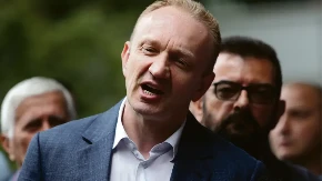 Đilasu saborci okreću leđa; Blokaderski nalozi tvrde: Peđa Mitrović podneo ostavku na sve funkcije