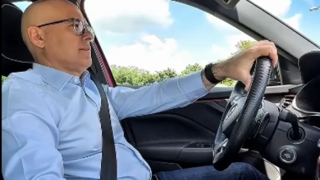 "Ovo je sad milina putovati" Vučević seo za volan, pa se uputio u Topolu