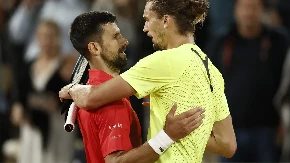 Videti suze radosnice... Novak Đoković čestitao Zverevu na najvećem uspehu u karijeri (FOTO)