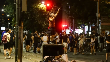 Ako je "ćaci" - pretucite ga! Ovo je politika blokadera!