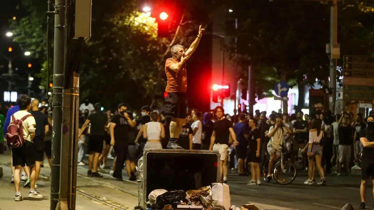 Ako je "ćaci" - pretucite ga! Ovo je politika blokadera!