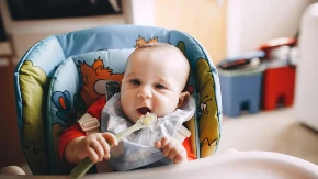 Znak koji mnogi roditelji zanemaruju, a može pokazati da je beba spremna za čvrstu hranu