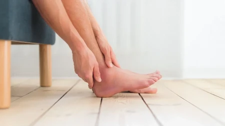 Naduvali ste se, ne možete da skinete prsten ili obujete patike? 8 saveta kako izbaciti vodu iz tela