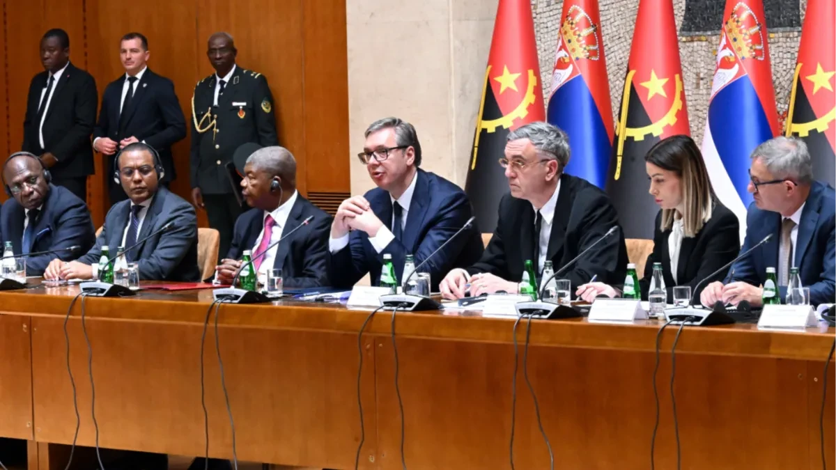 "Očekujemo dolazak investitora" Vučić se obratio na okruglom stolu