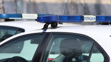 Skinuo pantalone, izvadio polni organ, pa počeo da juri ženu: Uhapšen manijak na Novom Beogradu