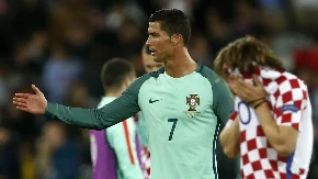 Pada rekord iza ponoći: Ronaldo udara na Modrića