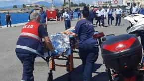 Srbin zamalo ispao iz aviona! Pukao prozor na letu iz Soluna, putnici ga jedva zadržali, hitno prebačen u bolnicu