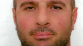 Srđan pucao u muškarca i pobegao! Policija traga za nasilnikom - "Ne približavajte mu se, opasan je!" (FOTO)