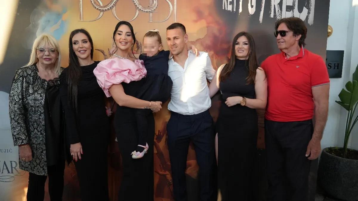 U javnosti ih nikada nismo videli: Ovo su roditelji Kaće Grujić, otac stekao ogromno bogatsvo
