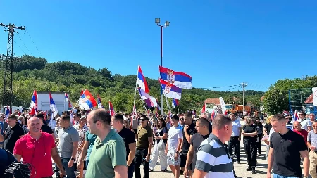 Vučić obilazi radove kod Leskovca: Rešenje višedecenijskog problema za meštane Gornjih i Donjih Sinkovaca, veliki broj građana čeka predsednika