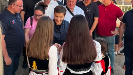 "Spajamo Srbiju dok oni nude nasilje i blokade" Ana Brnabić iz Vlasotinca poslala moćnu poruku!