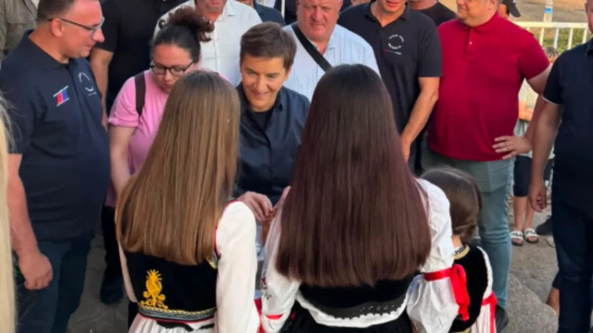 "Spajamo Srbiju dok oni nude nasilje i blokade" Ana Brnabić iz Vlasotinca poslala moćnu poruku!
