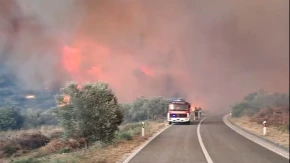 Kiša u presudnom trenutku: Apokaliptične scene sa Korčule, vatra gutala hrvatsko ostrvo!