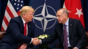 Skrivena poruka? Erdoganov poklon iznenadio Trampa, ceo je u zlatu