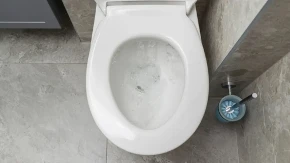 Štedi vreme i živce: Žute fleke u WC šolji nestaju gotovo same, treba vam jedan sastojak koji imate u kuhinji