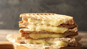 Vrhunski tost sa sirom: Jedan sastojak ga podiže na viši nivo, ovaj ukus još niste probali!
