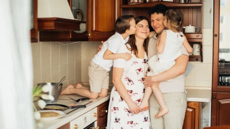 Da li roditelji nekada zažale što su dobili drugo dete? Iskrene ispovesti pokrenule raspravu
