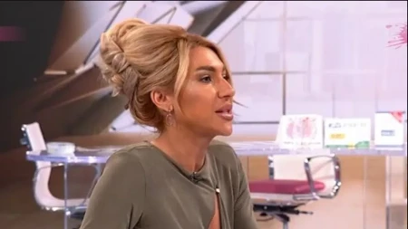 Pobesnela u emisiji uživo, pa se okrenula direktno ka kameri! Jovana Jeremić ključa: "Pokazaće vama riba sa Ibarske" 