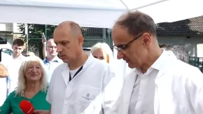 Macut i Lončar u mobilnoj ambulanti u Velikom selu pregledaju pacijente! Oni više ne moraju u grad na lečenje