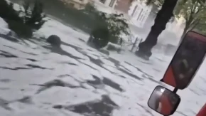 Padao grad veličine teniske loptice, led prekrio tlo! Snažno nevreme pogodilo Nemačku (VIDEO)
