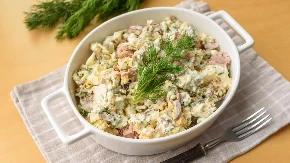 Kremasta salata sa tunjevinom i sirom: Savršeno menja obrok, a puna proteina