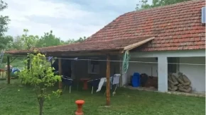 Neverica zbog oglasa iz Srbije! Kuća sa placem od 10 ari prodaje se za cenu polovnog automobila (FOTO)