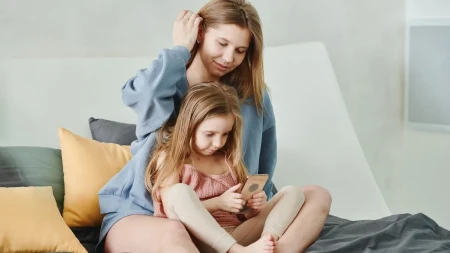 Kada je pravo vreme da dete dobije mobilni telefon?
