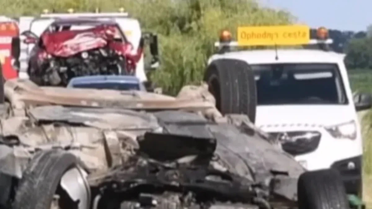 Isplivao snimak za koji se tvrdi da je prethodio tragediji u Trsteniku: Radmila (43) poginula na mestu, deca povređena - mladić se direktno zakucao u njih