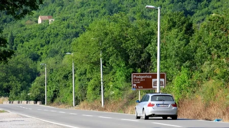 Pre nego što krenete u Crnu Goru, proverite ova dokumenta - jedan papir može da vas košta i do 2.000 evra