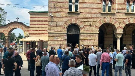 Sahrana Andrije Bajića okupila estradu: Među prvima stigao Era Ojdanić i Mirko Kodić