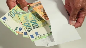 Lažni lekar prevario šest osoba i uzeo 41.000 evra! Podignuta optužnica protiv državljanina Severne Makedonije