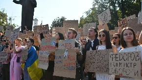 Ukrajini preti državni udar, demonstranti na ulicama: Administracija, vojska i narod uz smenjenog ministra