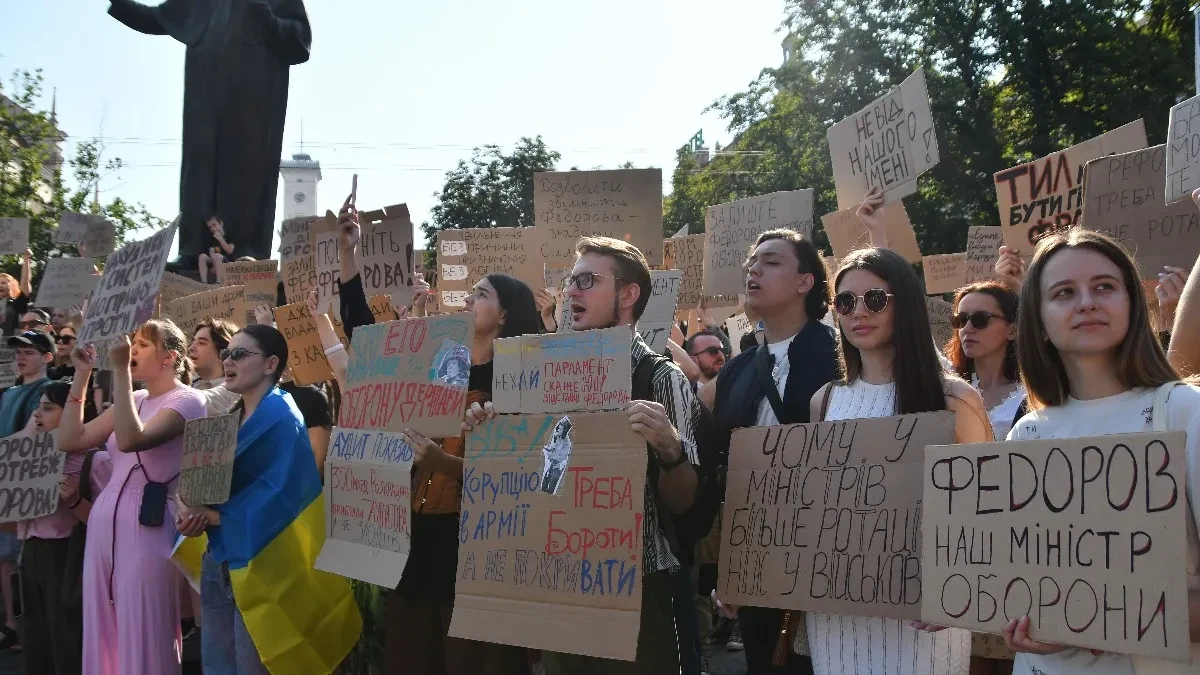 Ukrajini preti državni udar, demonstranti na ulicama: Administracija, vojska i narod uz smenjenog ministra