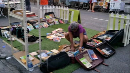 Kupio staru knjigu za siću, a ono što je bilo unutra ledi krv: Sve vodi do žene iz Novog Sada