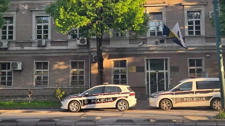 Ubio brata, majci odrubio glavu, pa zaćutao pred tužiocem: Saslušan Adnan oumnjičeni za stravičan porodični zločin (VIDEO)